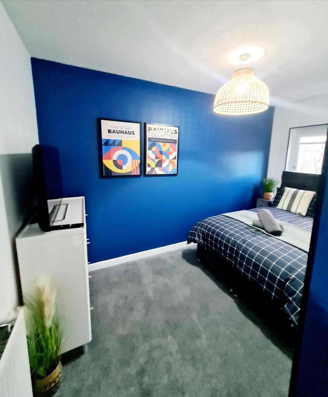 Bright 3Br Walking Distance To Town - Free Parking Apartment Glasgow Exterior photo